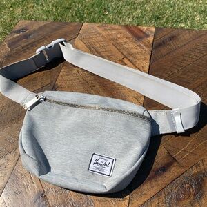 Herschel Supply Co: Fifteen Hip Pack | Light Grey